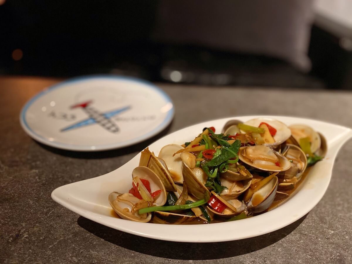 Stir-fried clams
