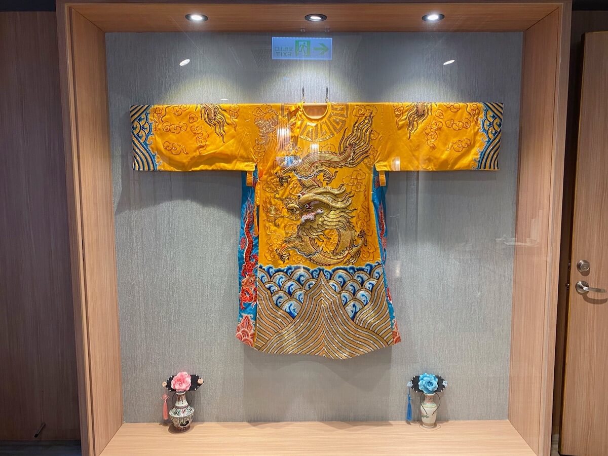 Traditional Chinese clothing